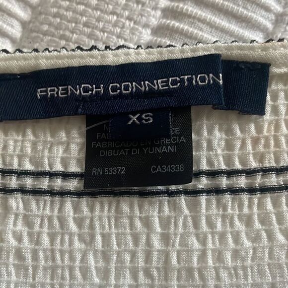 French connection excellent condition 3/4 bell sleeve stripped shirt - Picture 2 of 2